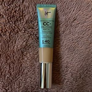 IT Cosmetics CC+ Oil Free Full Coverage Foundation